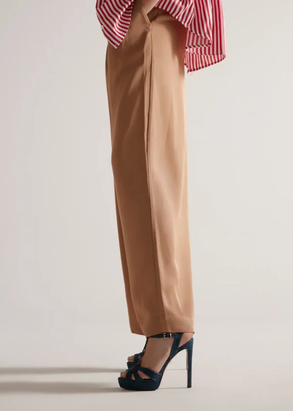 Lola Cruz Icons-ARIA PLATFORM 120